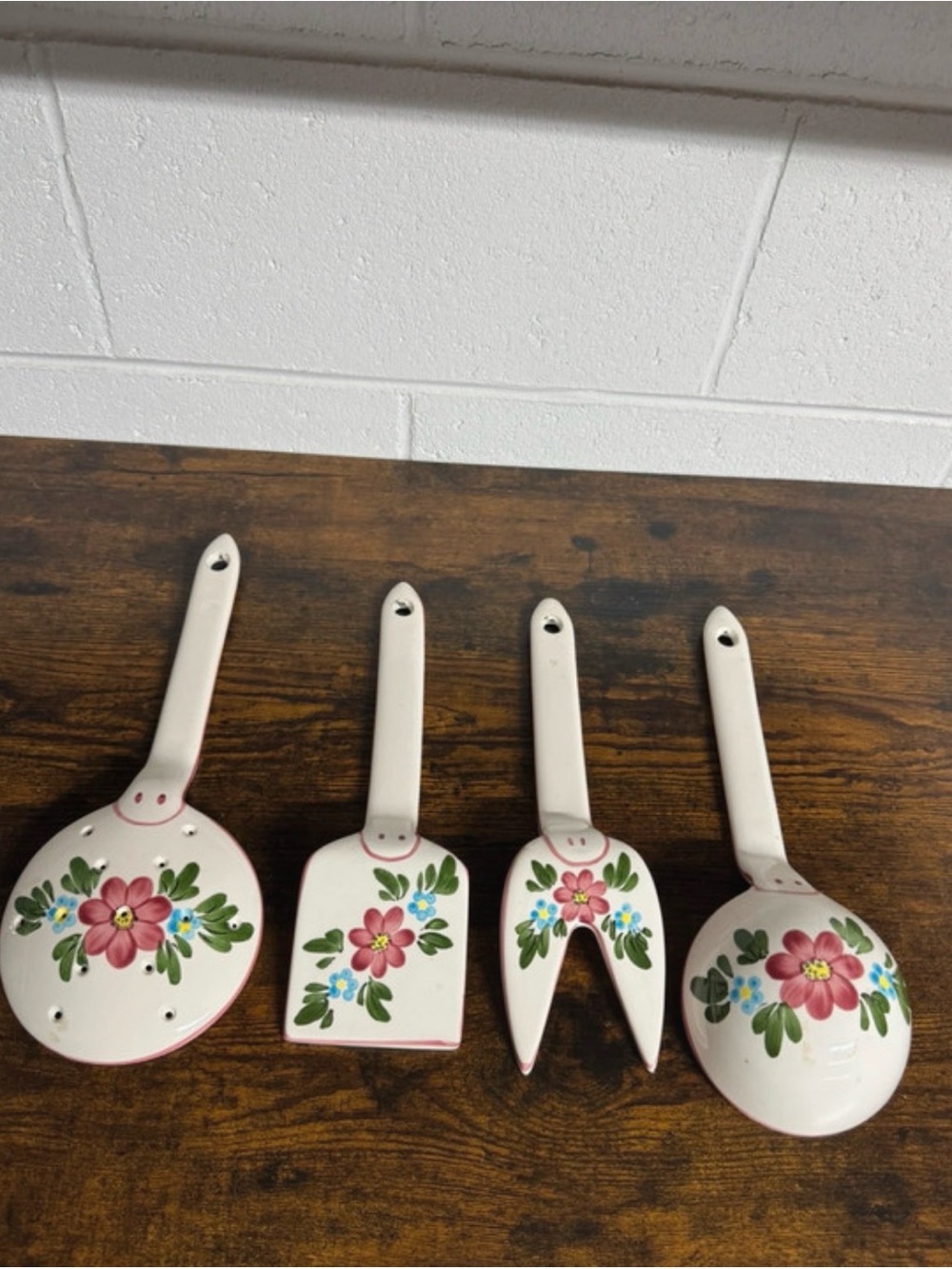 Hand-Painted Floral Ceramic Kitchen Utensil Set - White with Pink Flowers